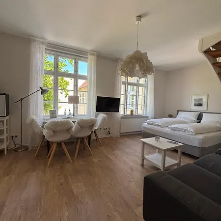 Zollhaus 3*