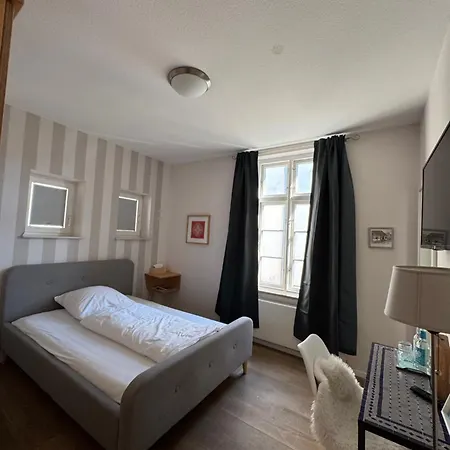 Zollhaus 3*